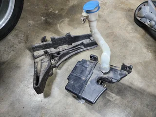 Golf mk 7, Aircon Pipes, Windscreen Washer Bottle