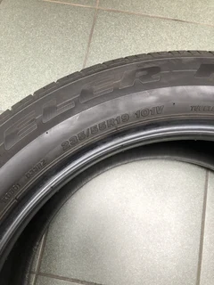 Bridgestone Dueler tire size: 235 / 55 R19 for sale in very good condition