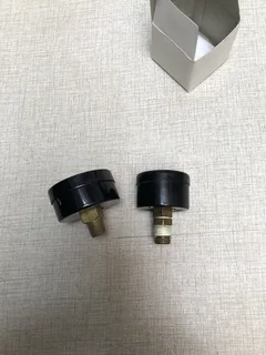 Air pressure gauges x 2 1/4&#34; size tread