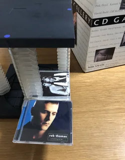 CD Gallery rotating Compact Discs display and storage unit holds 120 cd’s