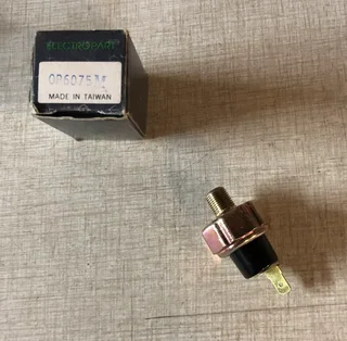 Oil pressure switch flat terminal