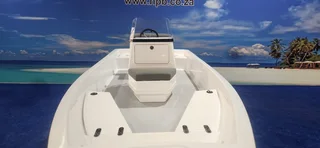 ANEW FUSION 17 2025 MODEL  ON TRAILER  PREOWNED 100 HP SUZUKI 4 STROKE 2022 MODEL 70 HOURS