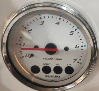 ANEW FUSION 17 2025 MODEL  ON TRAILER  PREOWNED 100 HP SUZUKI 4 STROKE 2022 MODEL 70 HOURS