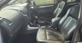 ISUZU D TEC 2913 MODEL DOUBLE CAB 4 X 2