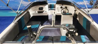 SPASH 19 FT ON TRAILER 200 HP YAMAHA  204 HOURS