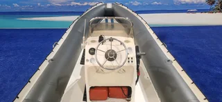 Falcon 580 Centre console on trailer 115 HP Yamaha 4 Stroke 2012 Model 203 Hours.