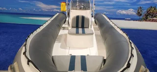 Falcon 580 Centre console on trailer 115 HP Yamaha 4 Stroke 2012 Model 203 Hours.