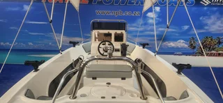 EXPLORER 540 CC ON TRAILER 2 X 60 HP YAMAHA 4 STROKES