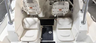 BOSTON WHALER 255 CONQUEST ON TRAILER 2 X 200 HP SUZUKI 4 STROKES