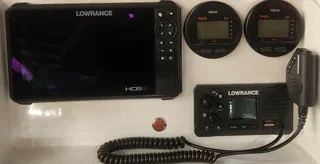 COBRA CAT 525 CC ON TRAILER 2 X 70 HP YAMAHA 4 STROKES FINANCE ARRANGED