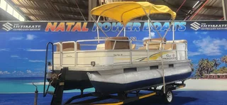 SUN TRACKER 18 SIGNATURE SERIES ON TRAILER 60 HP MERCURY 4 STROKE