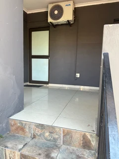 Lalucia Pet friendly 1 &amp; 2 bed apartment to let Near Lalucia Mall