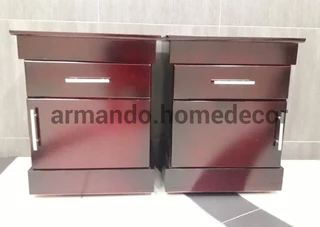 Set of 2 mahoghany bedside tables