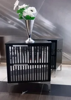 New black and silver mirror pedestal / side table