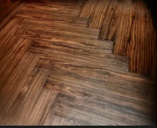 New brown PVC wood grain tiles -10sqm