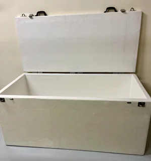 Cooler/Ice box - insulated