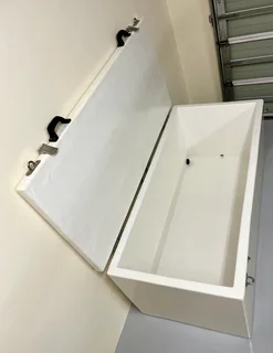 Cooler/Ice box - insulated