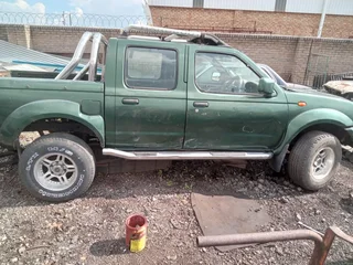 2004 Nissan Hardbody Double Cab - 3.3 V6