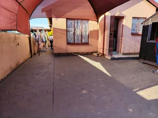 Nice and affordable property for sale in Soshanguve Vv with Flisp