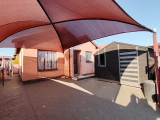 Nice and affordable property for sale in Soshanguve Vv with Flisp