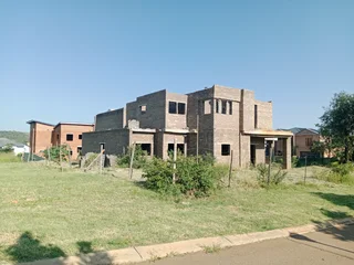 Projects to be finished as your own house in Magaliesburg Country Estate