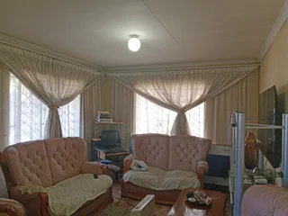 Spacious 3 bedroom House for Rental in Morula View, Move in Ready