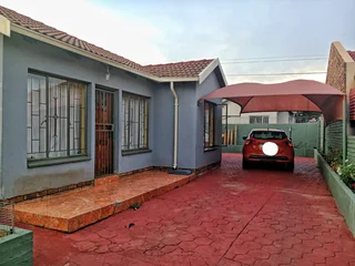 Move in ready rental 3 bedroom house available in Pretoria west