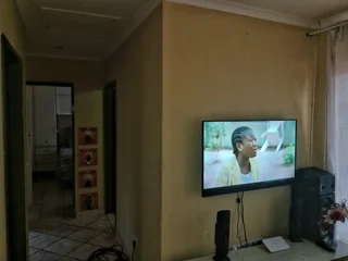 Move in ready rental 3 bedroom house available in Pretoria west