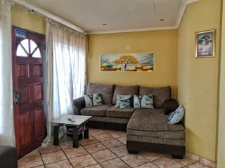 Move in ready rental 3 bedroom house available in Pretoria west