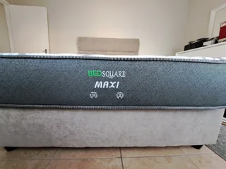 Bed Square Maxi Mattress and Base Combo (S: Queen)