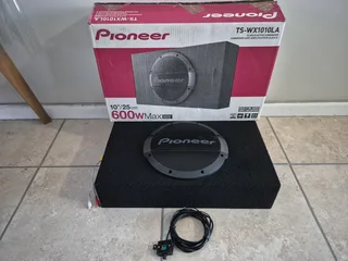 Pioneer 1200W  Active Subwoofer (built-in amp)
