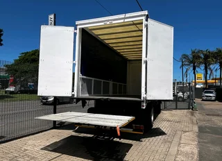 2020 Isuzu FTR850 AMT Curtainside