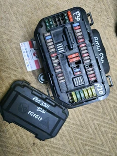 BMW F30 328i auto fusebox assembly
