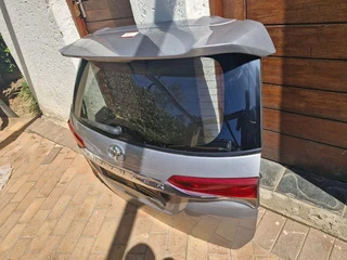 Fortuner GD6 tailgate