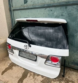Toyota Fortuner tailgate !!!