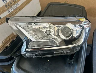 Ranger T7 headlamps (non D.R)