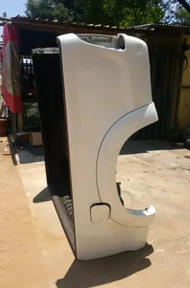 Hilux CLUBCAB load bin