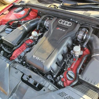 AUDI RS5 V8 engine (CFS)