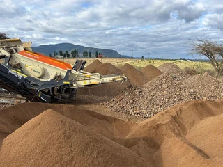 METSO LOKOTRAK ST2. 3 MOBILE SCALPING SCREEN