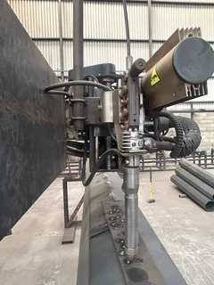 ESAB COLUMN &amp; BOOM MACHINE / ROLLER BED