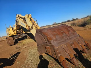 KOMATSU PC600 EXCAVATOR