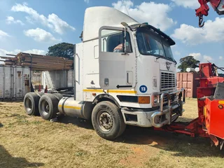 2001  International Eagle 9800