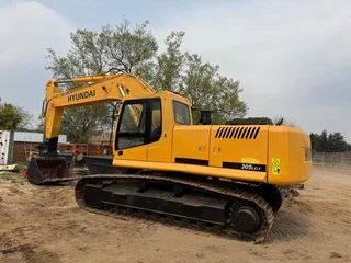 2010 Hyundai 305 Lc-7 Excavator
