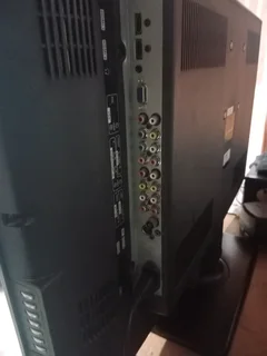 Sinotec 32" LCD TV.  Good working condition