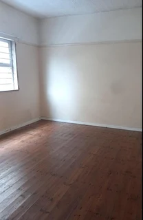 Quigney Large Two Bedroom Flat To Let