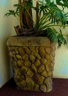 DIY: Garden and Home Rock/ Water Features...Stap-vir-Stap instruksies op video. Download Today!.