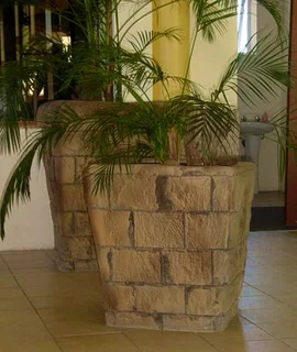 DIY Garden and Home Rock Features. Stap-vir-Stap instruksies op video.Become an advertising partner.