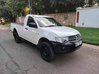 2015 Mitsubishi Long Base bakkie R75000 !!!