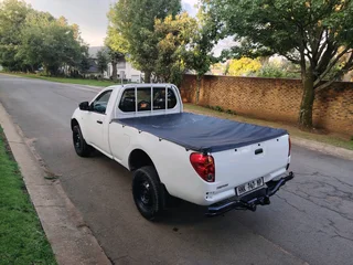 2015 Mitsubishi Long Base bakkie R75000 !!!