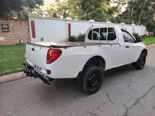 2015 Mitsubishi Long Base bakkie R75000 !!!